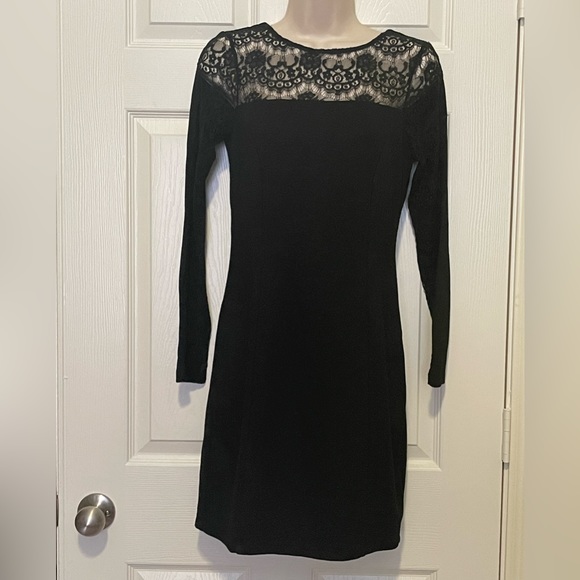 Jessica Simpson Lace Sheath Dress - Picture 2 of 7